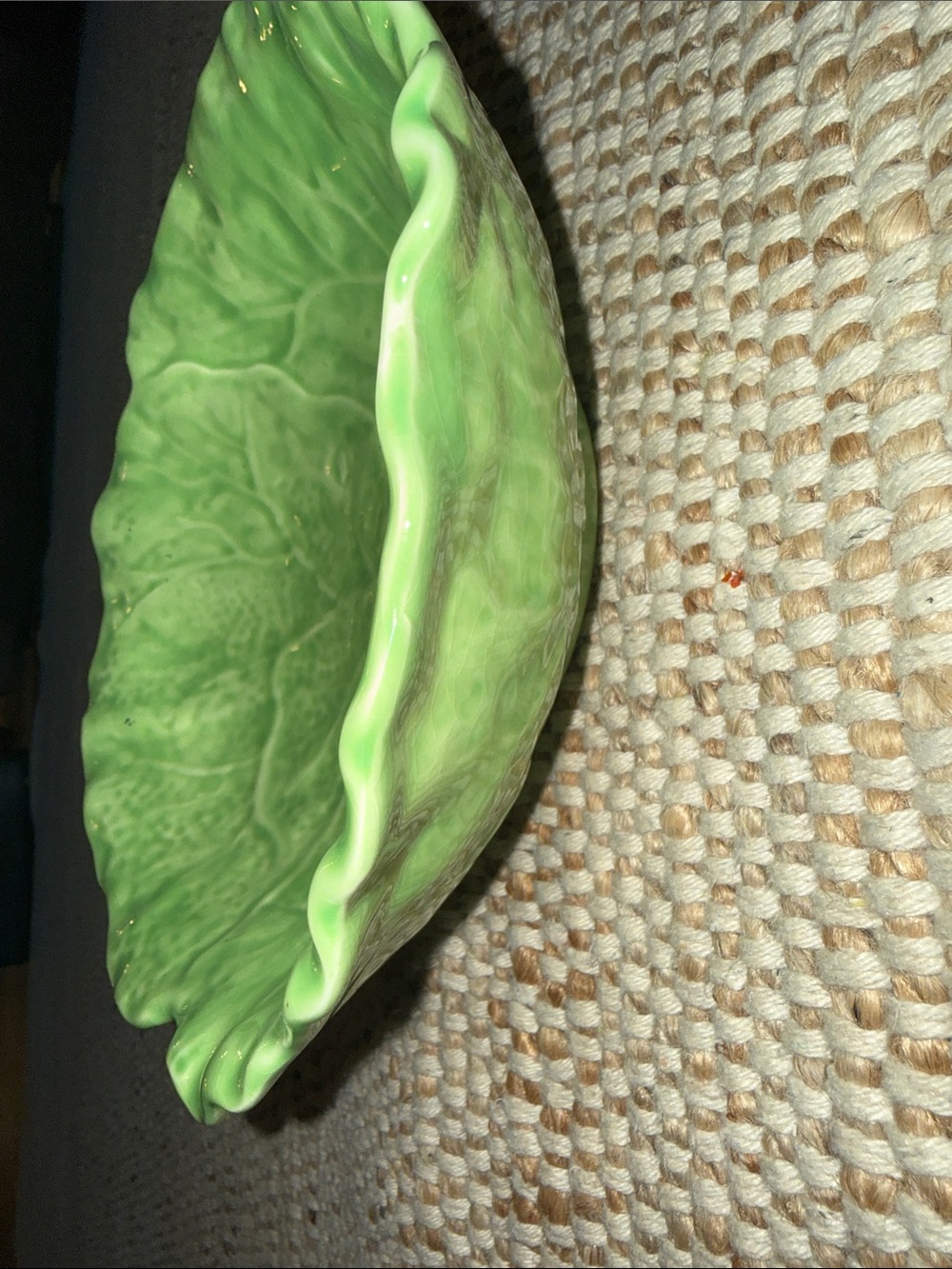 Vintage Green Cabbage Leaf Ceramic Serving Bowl. Kitchen cottage cabin core - Picture 3 of 4